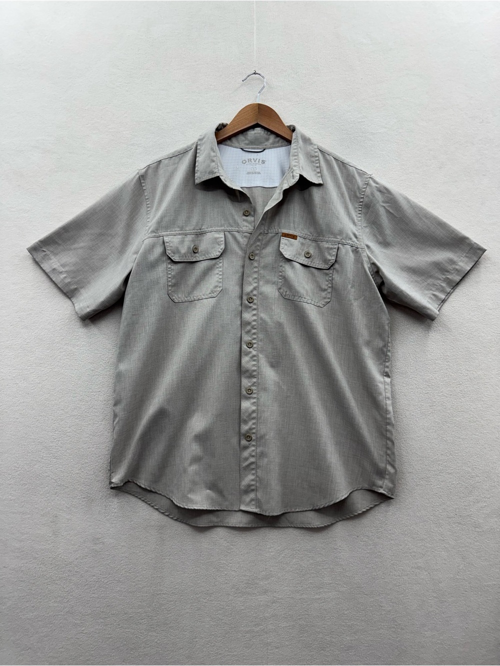 Orvis Shirt Men's XL Beige Polyester Sunshirt Short Sleeve Button Up